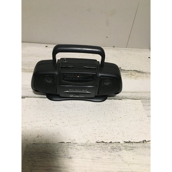 Lifelong Baby Boom Box AM/FM radio with handle - Picture 2 of 7